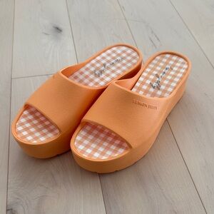 Women's Vibrant Orange Mules